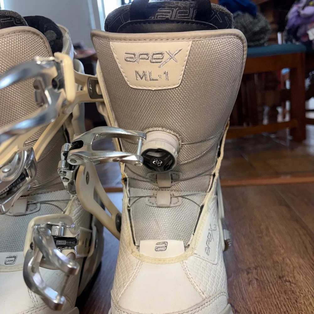 Apex ML-1 women's downhill ski boots Size 24.0 white gray snow boots